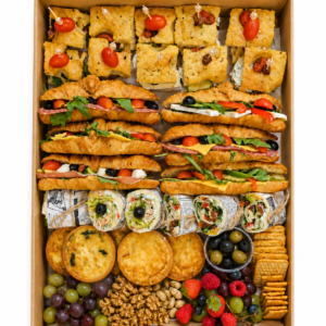 Party Box 2 – Mix Przekąsek z kanapkami